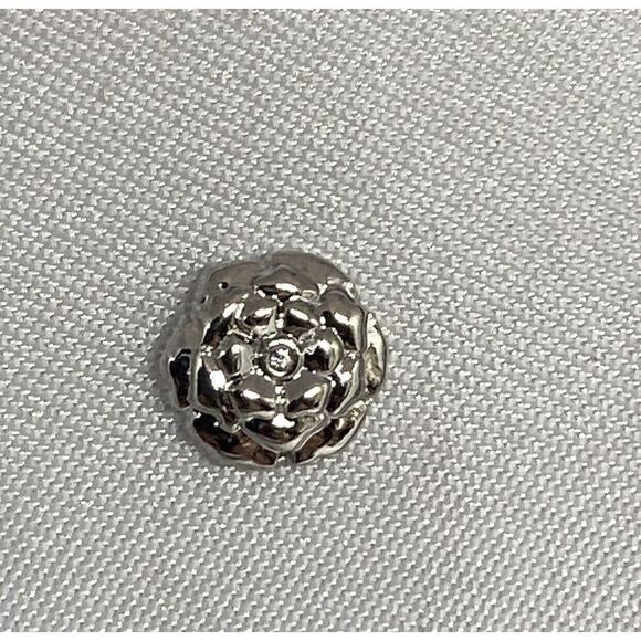 Guess A12067-21 Silver-Tone 2-Pc. Set Crystal Flower Earrings MSRP $25 G10 - Picture 6 of 6